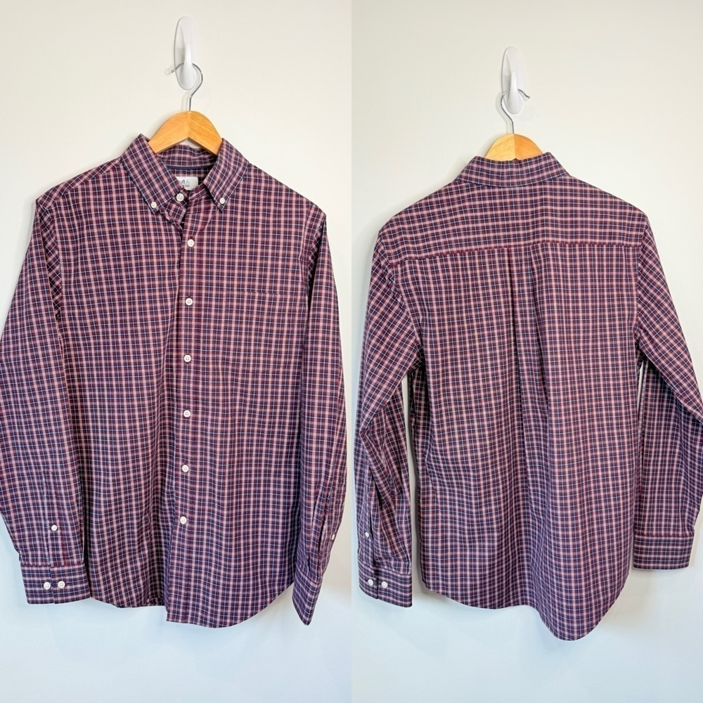 Croft & Barrow Easy Care Red, White Blue Men’s Button Up (S)